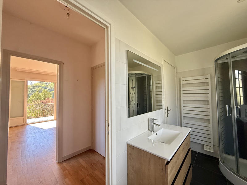 Maison - 231 m² - 10 pièces