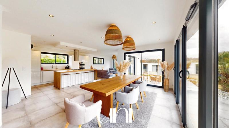 Maison - 141 m² - 5 pièces