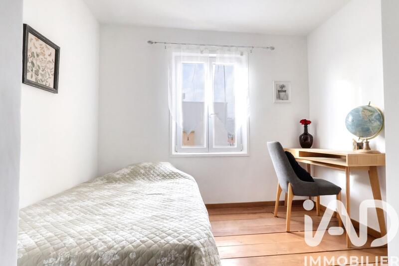 Maison - 228 m² - 8 pièces