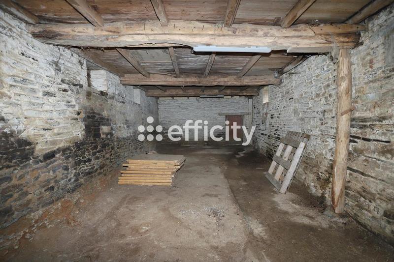 Maison - 225 m² - 8 pièces