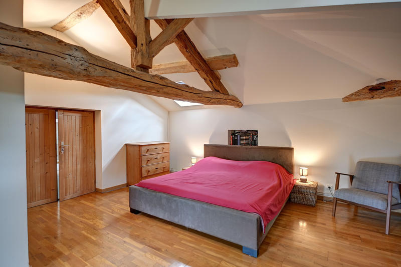 Maison - 215 m² - 8 pièces