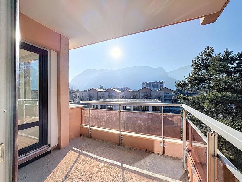 Appartement - 84 m² - 4 pièces