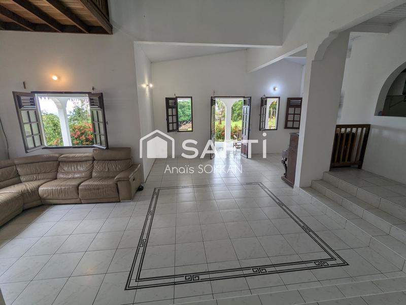 Maison - 200 m² - 5 pièces