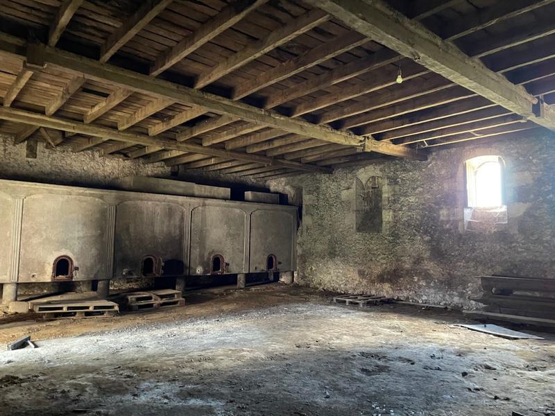 Maison - 300 m² - 12 pièces