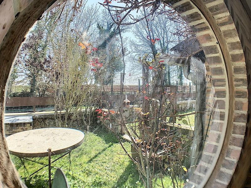 Maison - 390 m² - 8 pièces