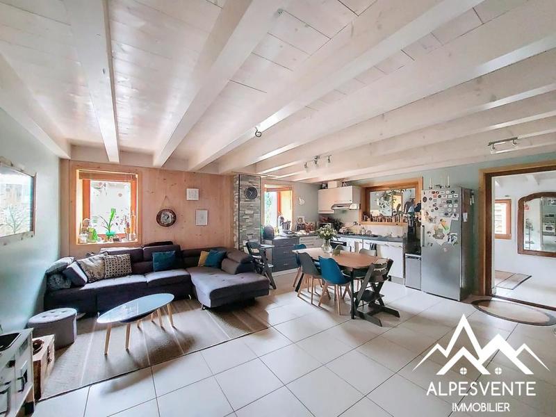 Appartement - 90 m² - 4 pièces