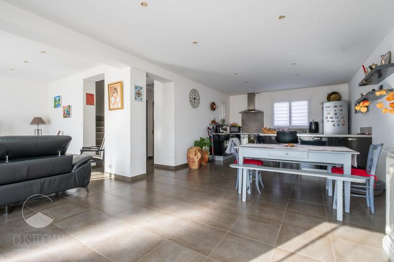 Maison - 96 m² - 4 pièces