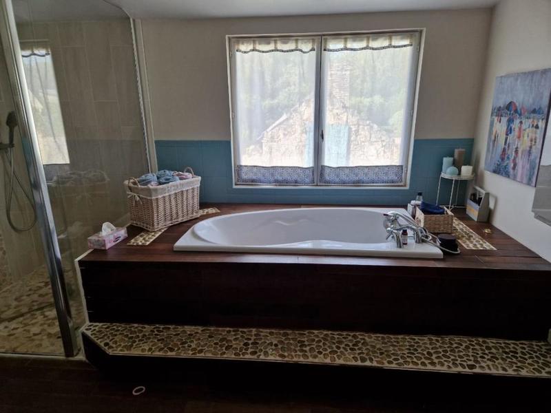 Maison - 310 m² - 5 pièces