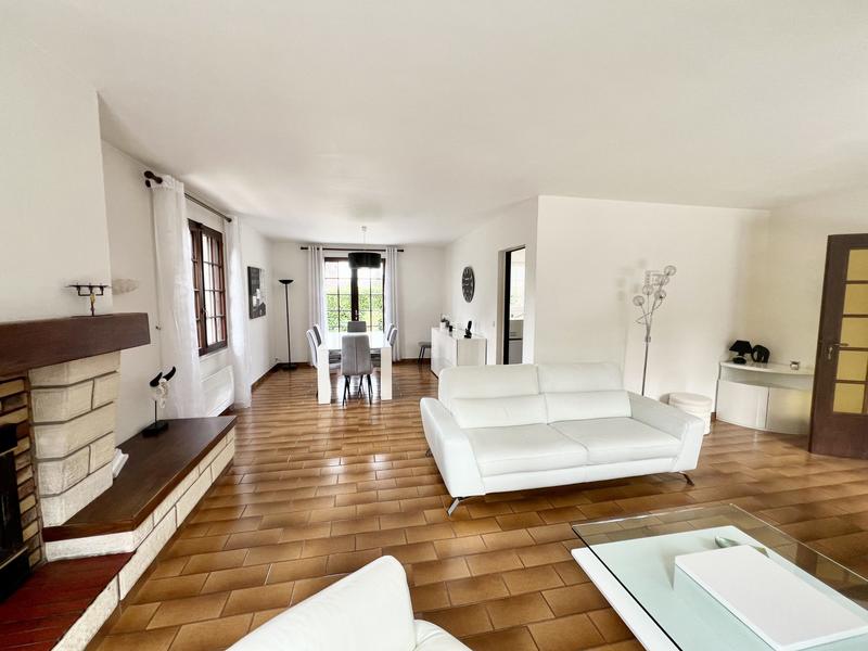 Maison - 180 m² - 7 pièces