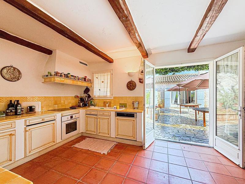 Maison chambre d'hôtes - 545 m² - 18 pièces