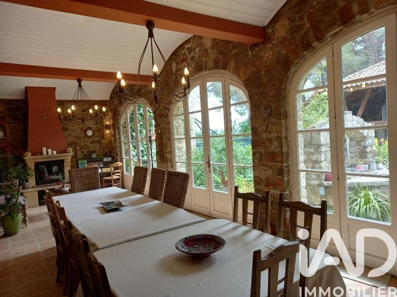 Maison - 660 m² - 21 pièces