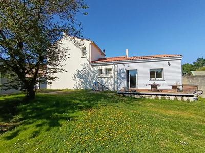 Maison - 140 m² - 5 pièces