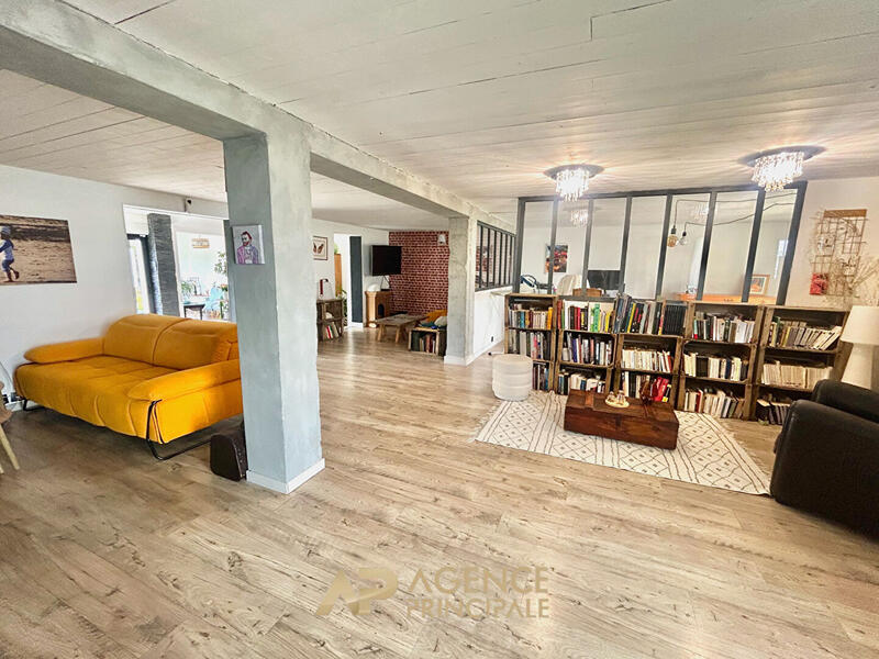 Maison - 195 m² - 6 pièces