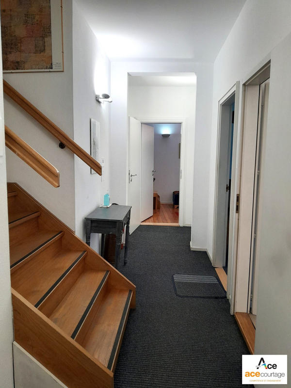 Bureau - 110 m² - 5 pièces