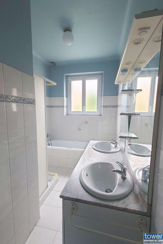 Maison - 197 m² - 8 pièces