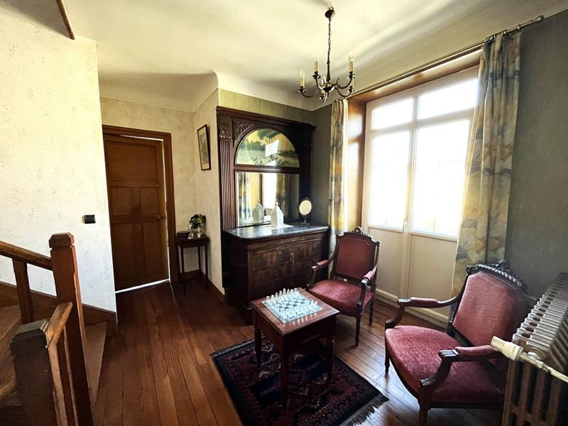 Maison - 383 m² - 11 pièces