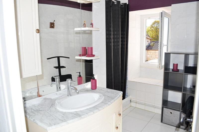 Maison en pierre - 247 m² - 10 pièces