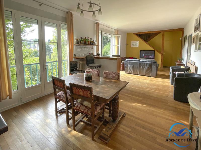 Maison - 200 m² - 6 pièces