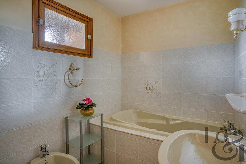 Maison - 225 m² - 5 pièces