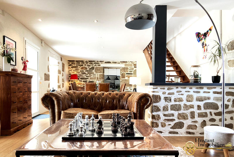 Demeure - 271 m² - 10 pièces