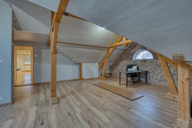 Maison - 266 m² - 7 pièces