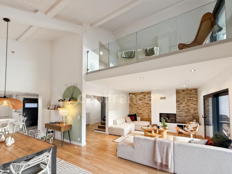 Maison - 200 m² - 7 pièces