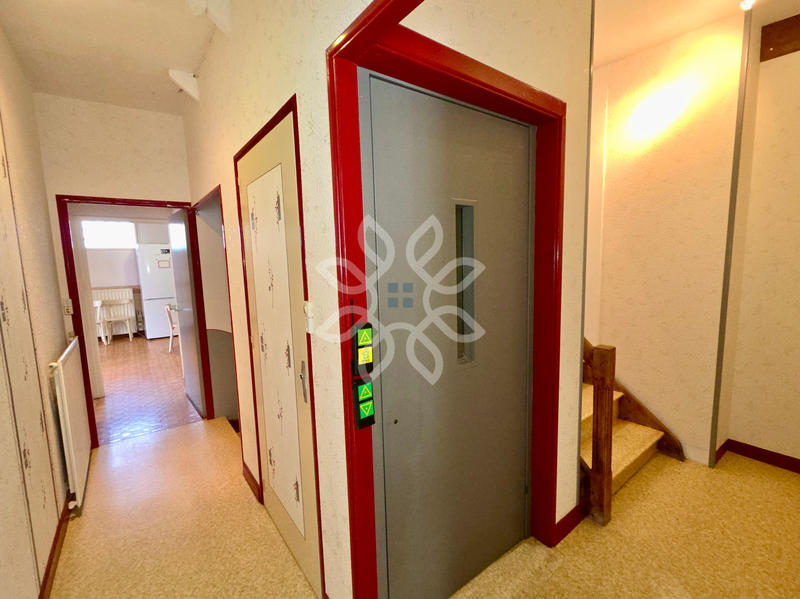 Maison - 160 m² - 9 pièces