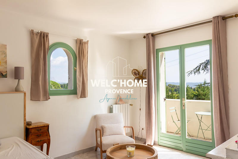 Villa - 240 m² - 8 pièces