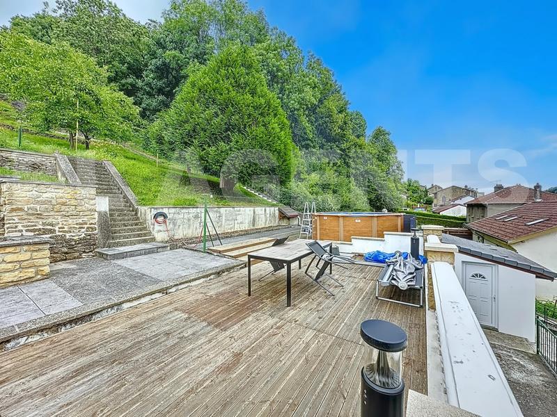 Maison - 168 m² - 7 pièces