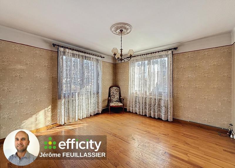 Maison - 90 m² - 5 pièces