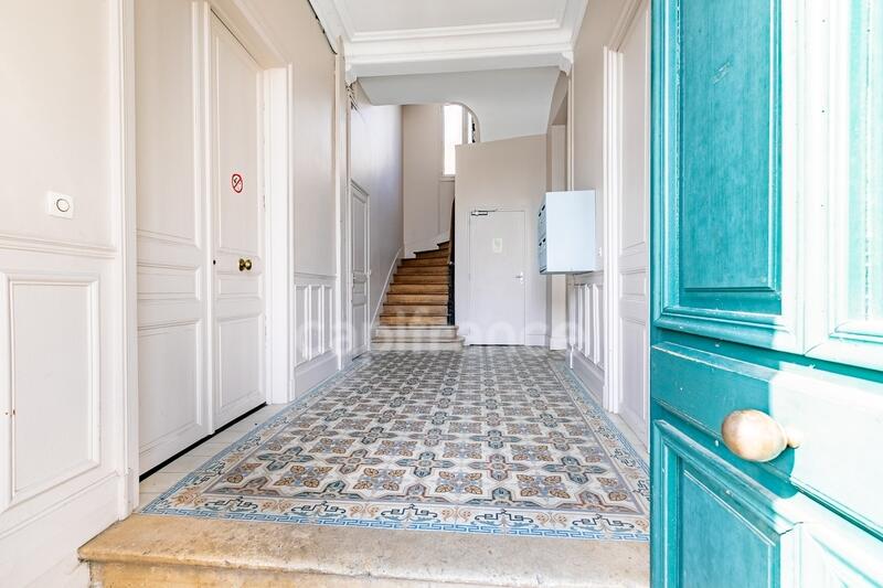 Immeuble - 251 m² - 12 pièces