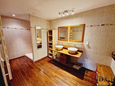 Maison - 188 m² - 5 pièces