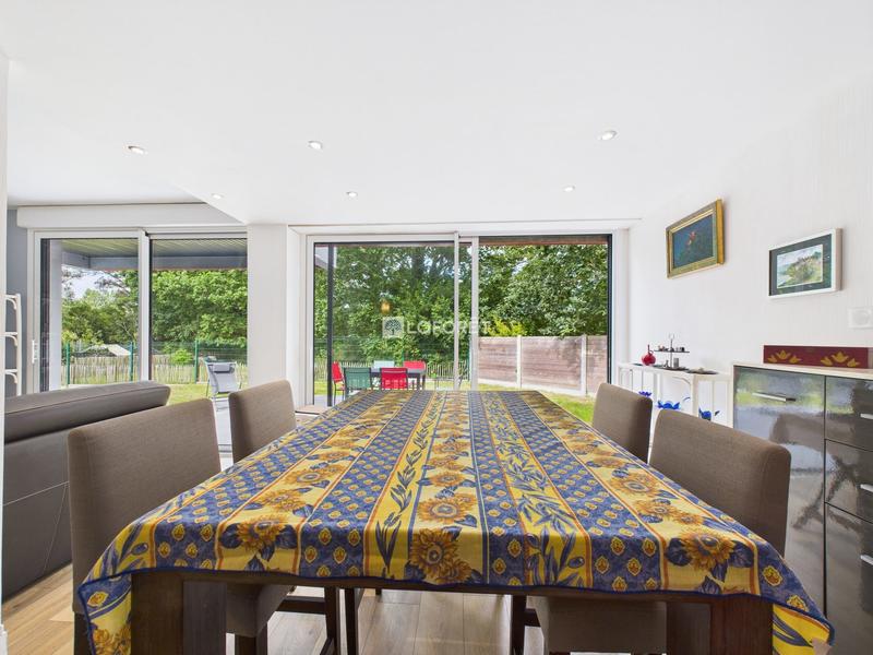 Villa - 130 m² - 8 pièces