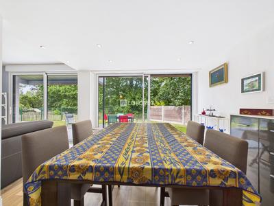 Villa - 130 m² - 8 pièces