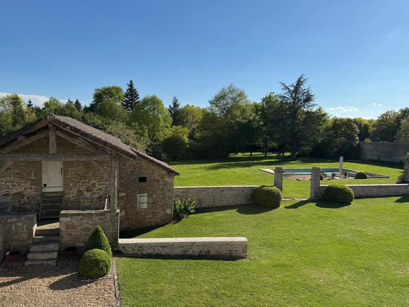 Maison - 304 m² - 9 pièces