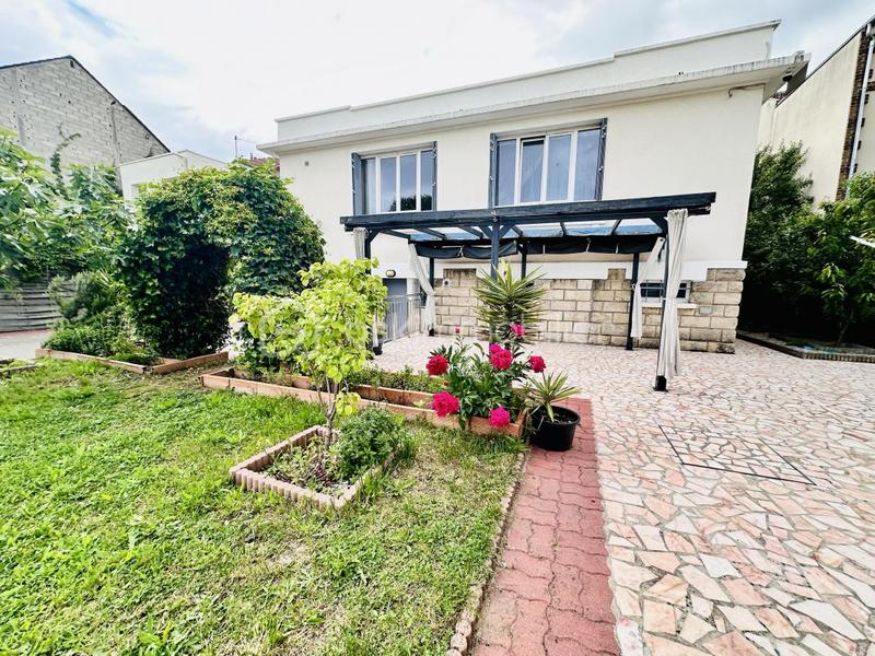 Maison - 185 m² - 9 pièces