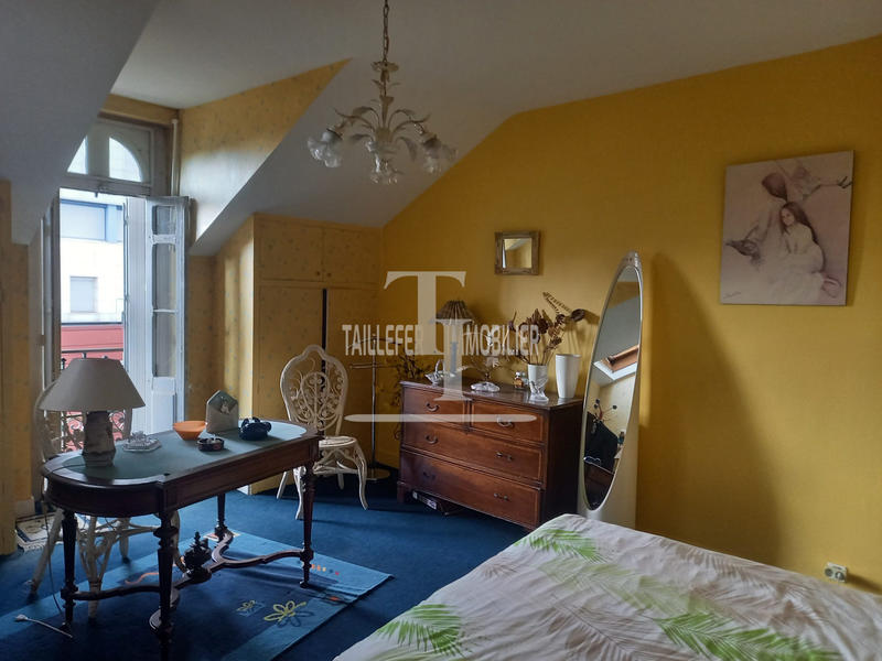 Maison - 172 m² - 8 pièces