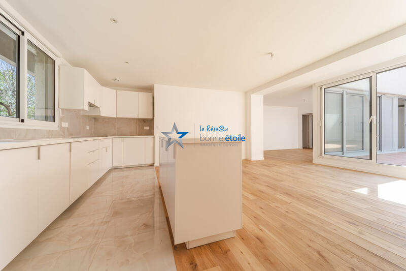 Appartement - 120 m² - 5 pièces