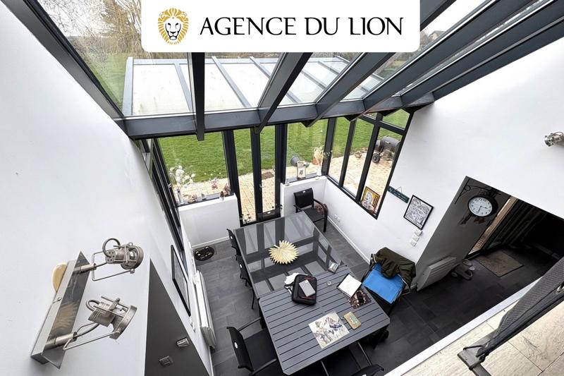 Maison - 201 m² - 9 pièces