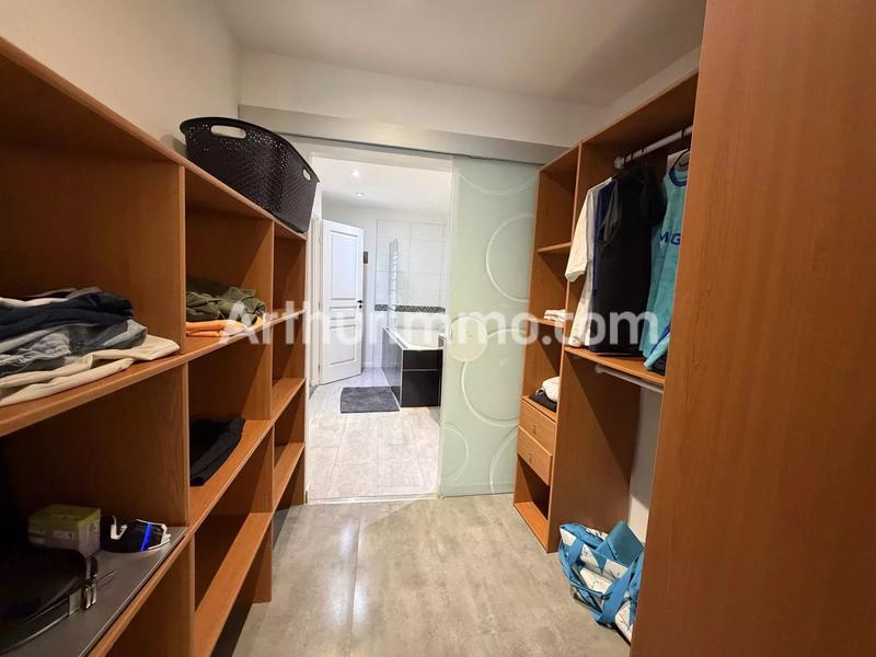 Appartement - 90 m² - 3 pièces