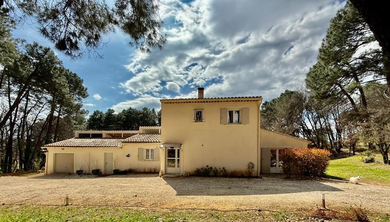 Maison - 222 m² - 6 pièces