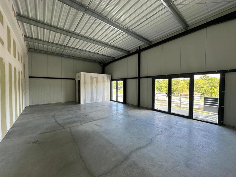 Local d'activité / Entrepôt - 280 m²