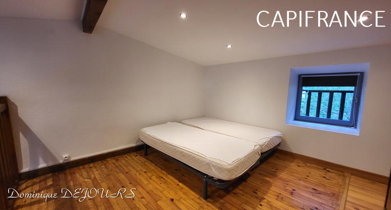 Maison - 205 m² - 11 pièces