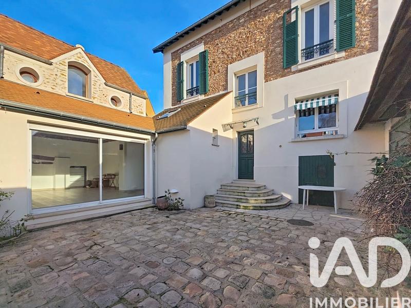 Maison - 207 m² - 7 pièces