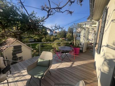 Maison - 200 m² - 8 pièces