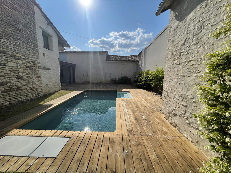 Maison - 192 m² - 5 pièces