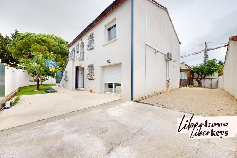 Villa - 180 m² - 6 pièces
