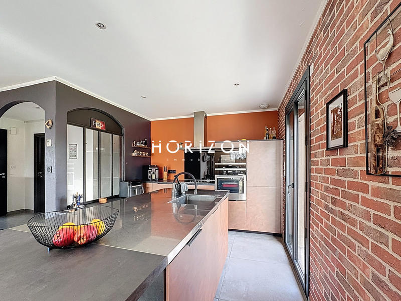 Villa - 220 m² - 8 pièces