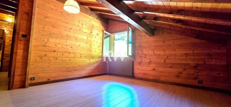 Châlet - 254 m² - 7 pièces