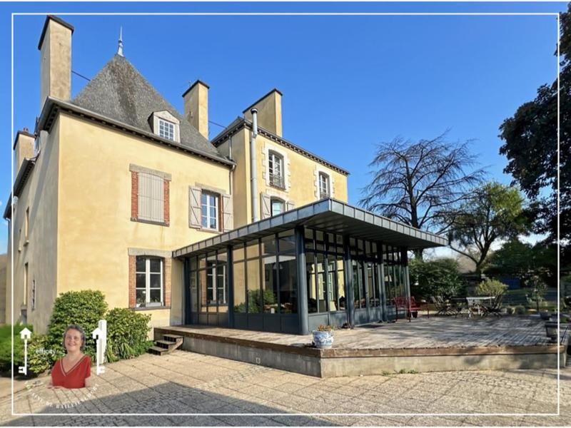 Maison - 430 m² - 12 pièces